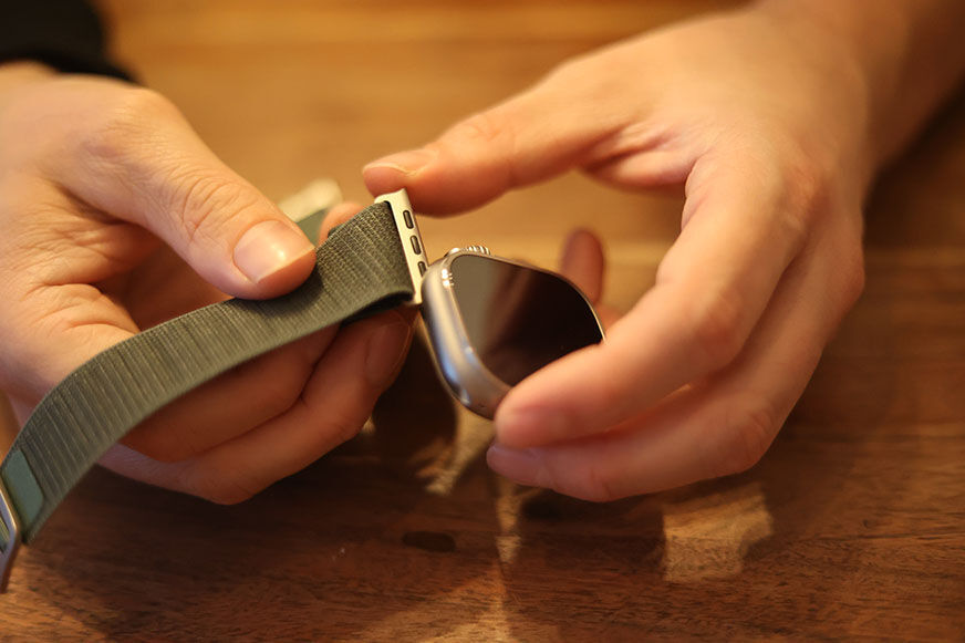 Сменный ремешок на запястье Apple Watch Ultra